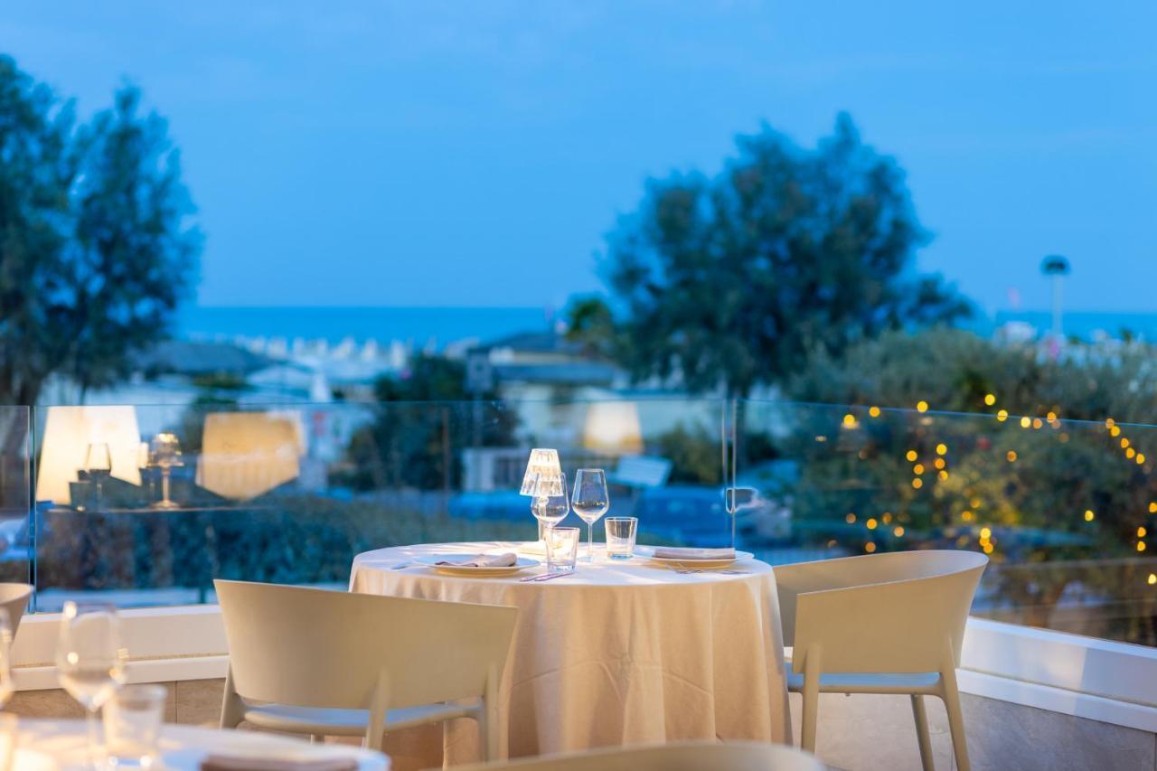 Hotel Continental Rimini Exterior foto