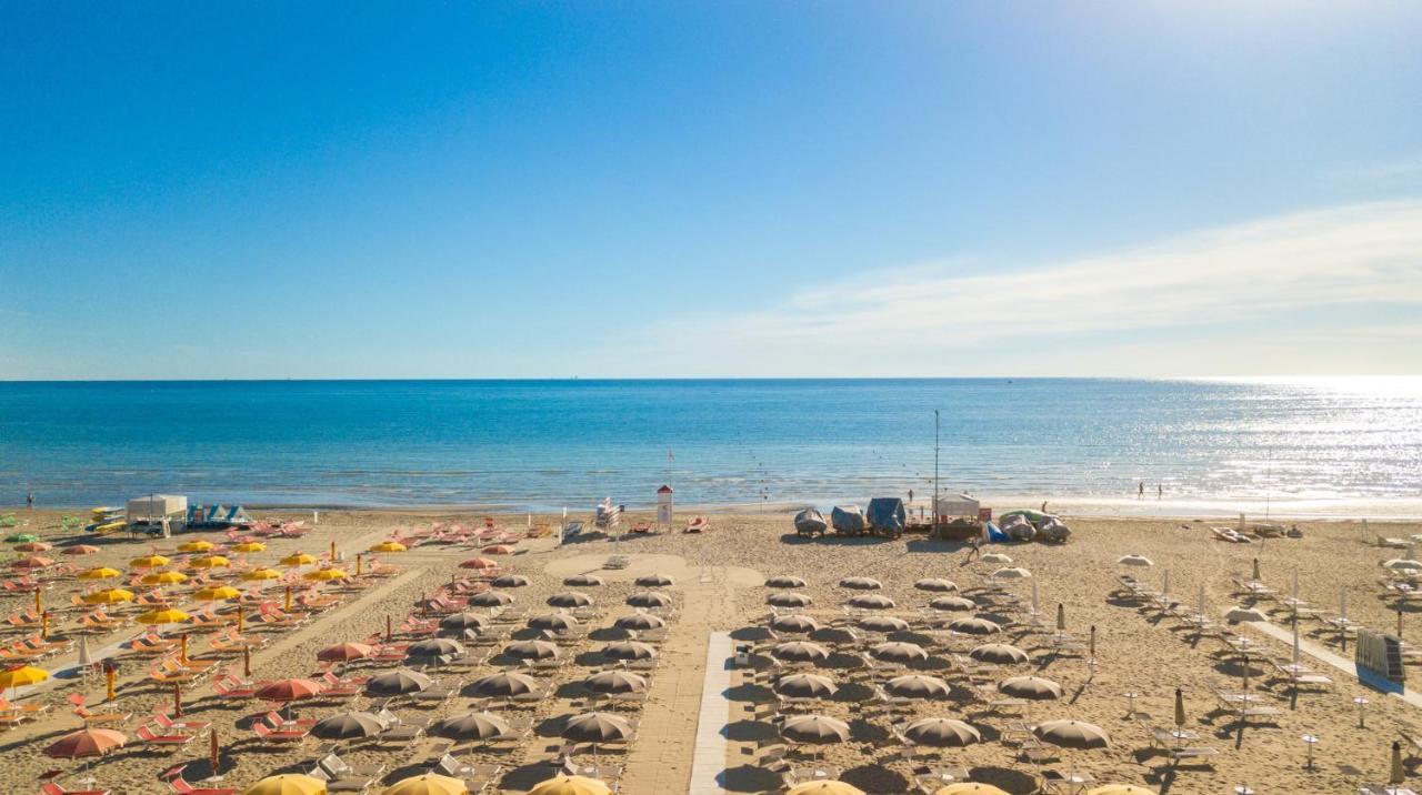 Hotel Continental Rimini Exterior foto